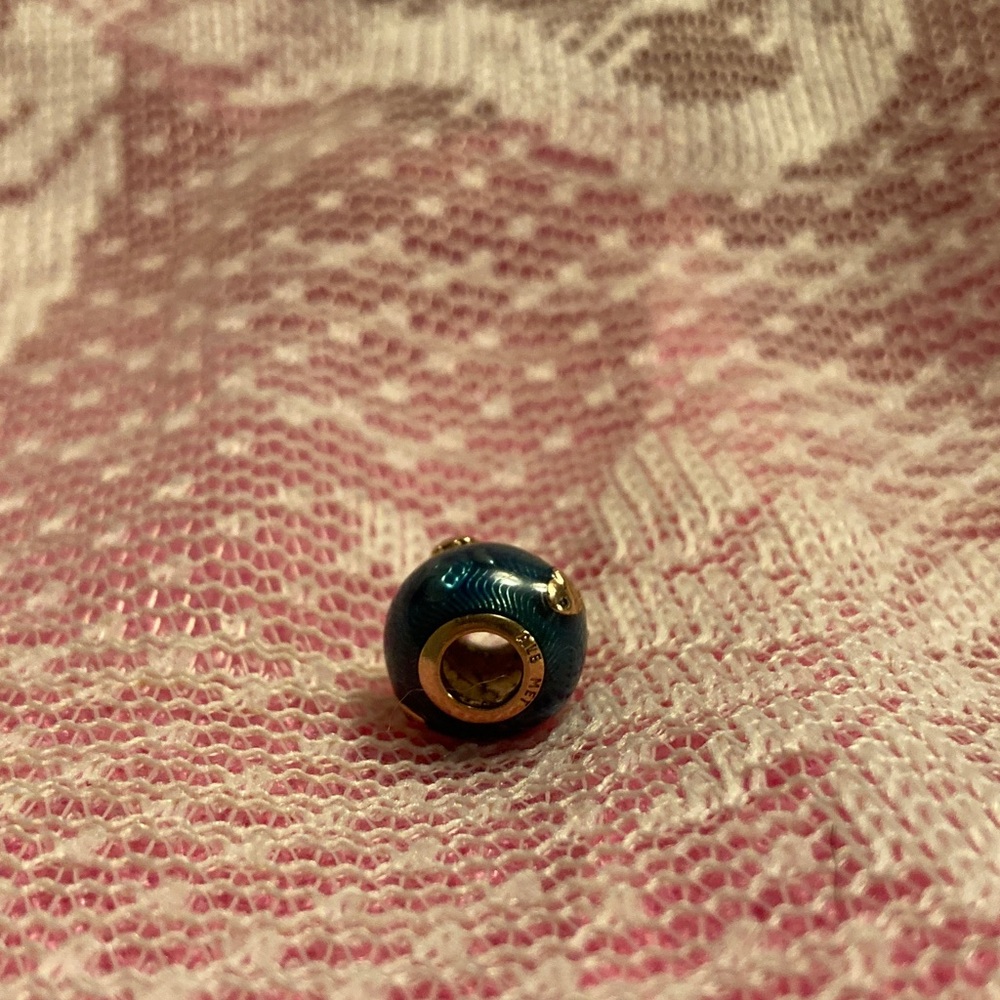 Pandora Shimmering Ocean Waves and Fish Charm - Picture 4 of 5